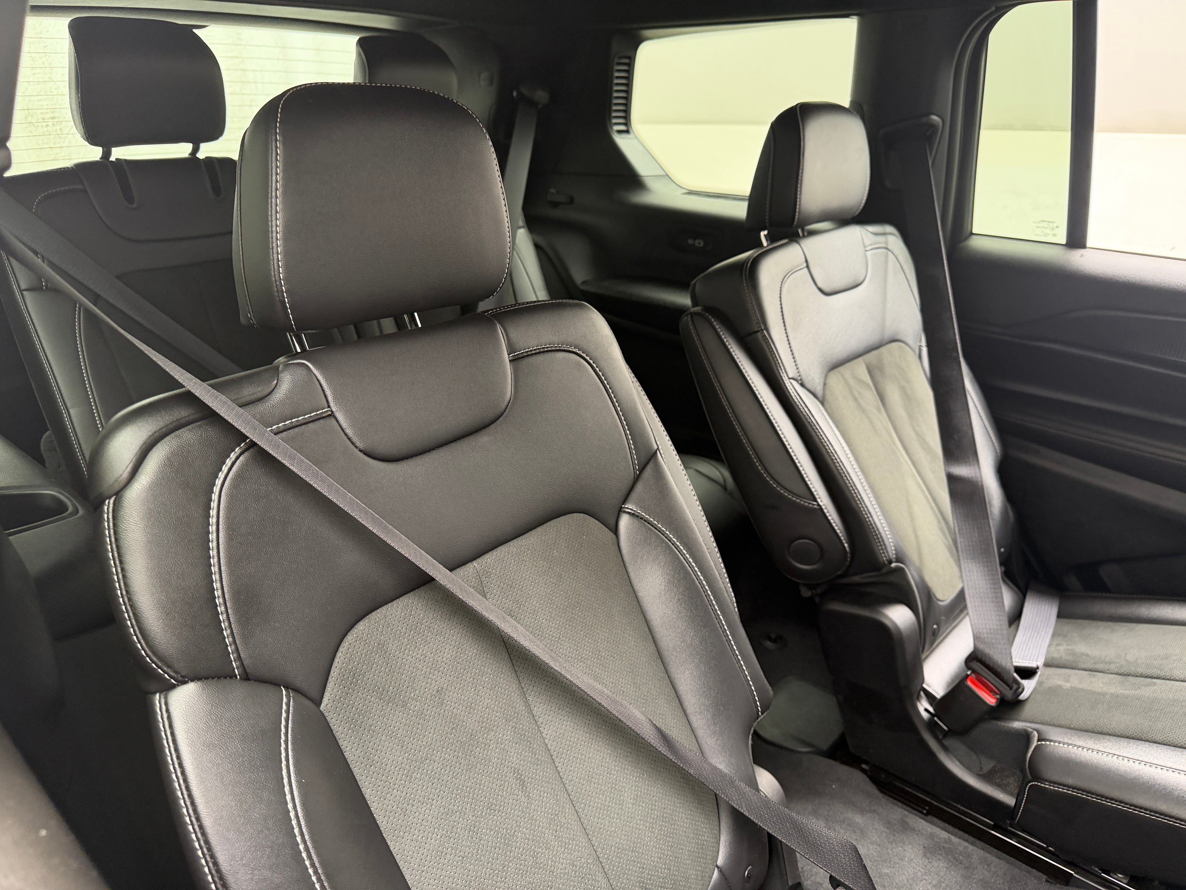 jeep grand cherokee l 2025 1C4RJJAG1S8696832 image